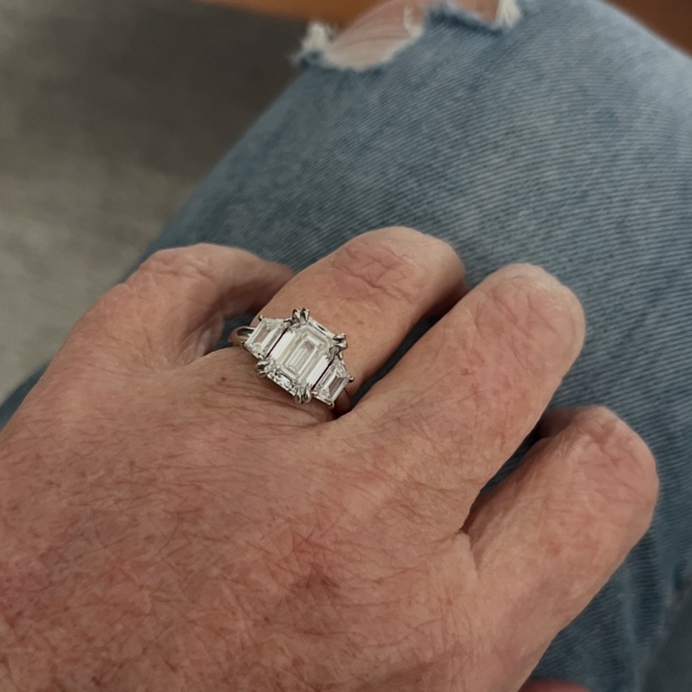 Elegant certified emerald cut platinum lab diamond engagement ring - Picture 9 of 9